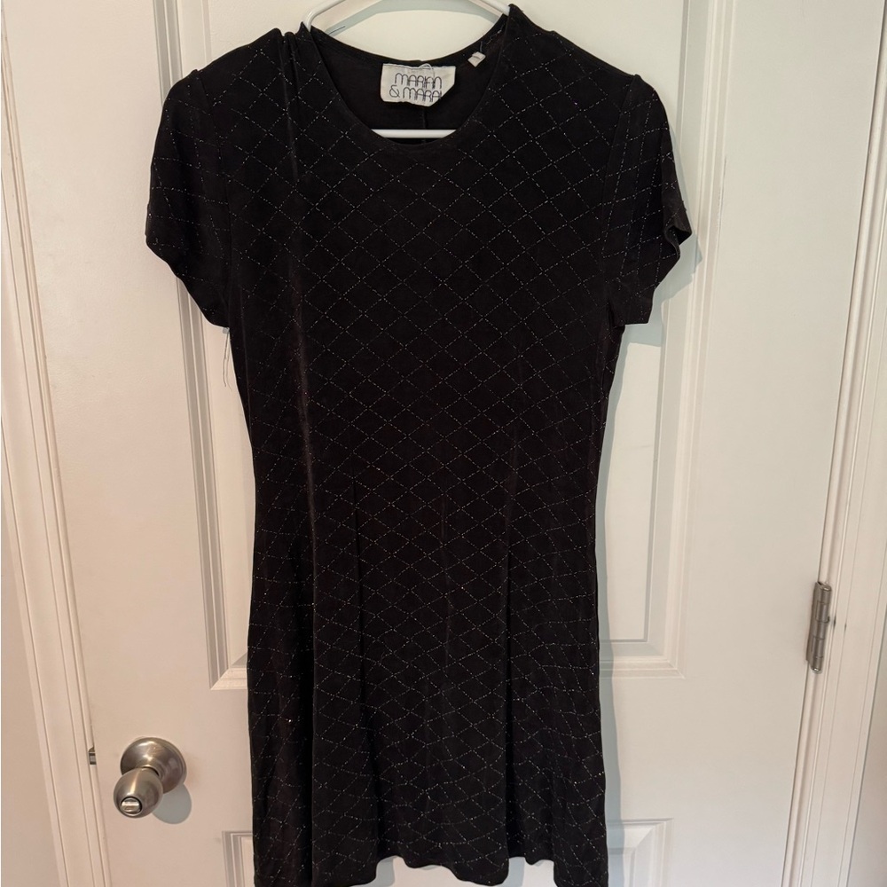 Elegant Black Short Sleeve Dress with Diamond Pattern